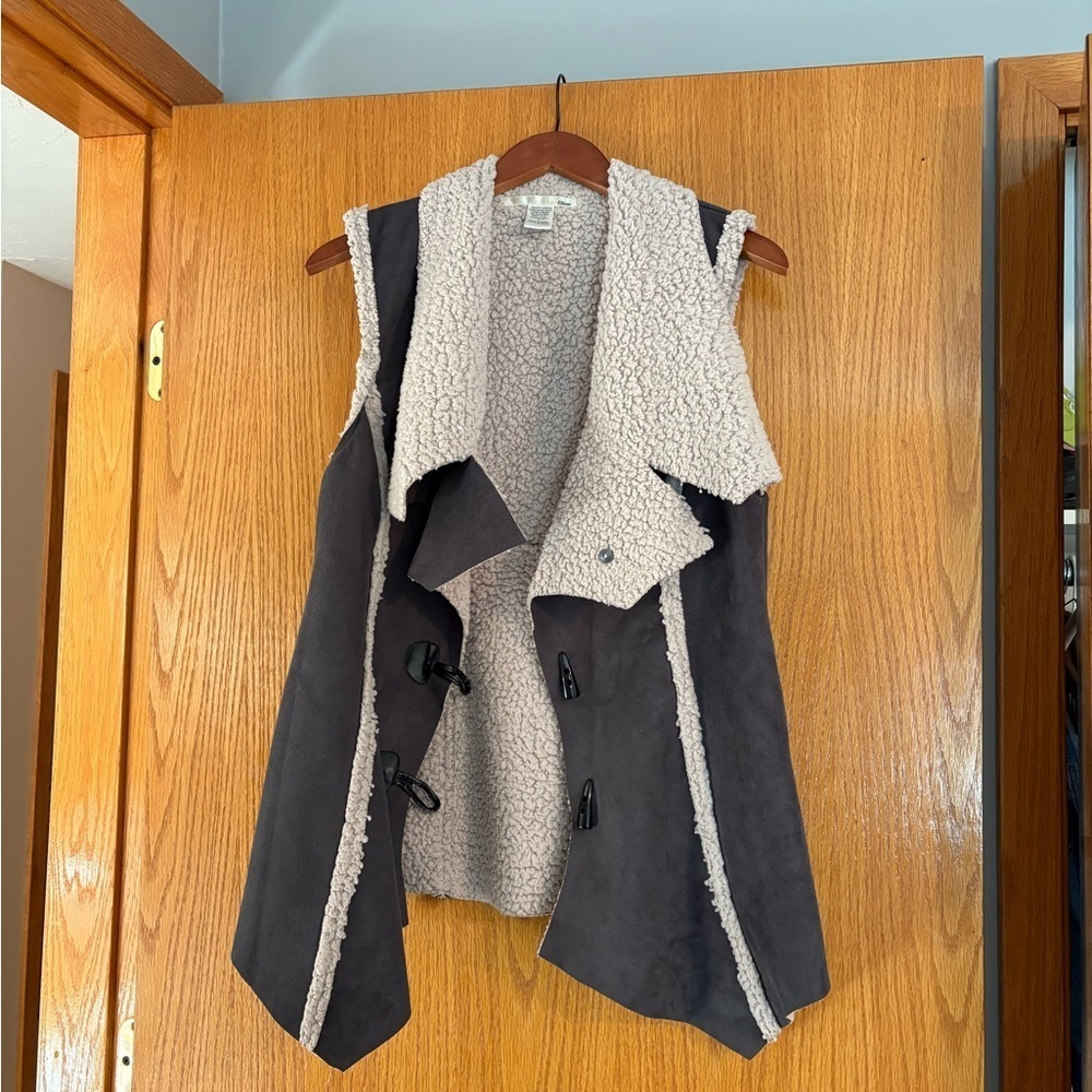 Ellison Cream and Gray Shearling Vest